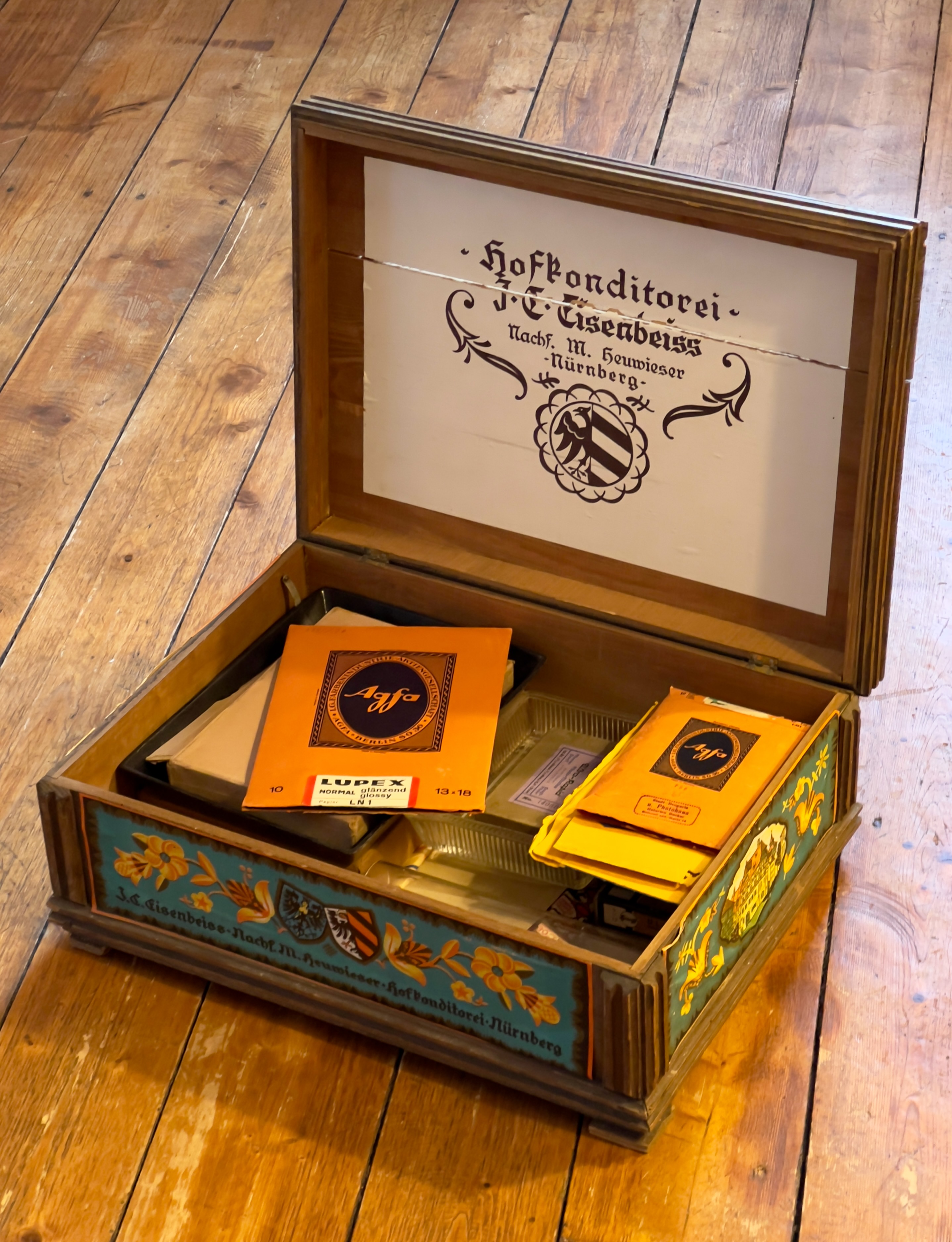 Lebkuchen-Kiste geöffnet